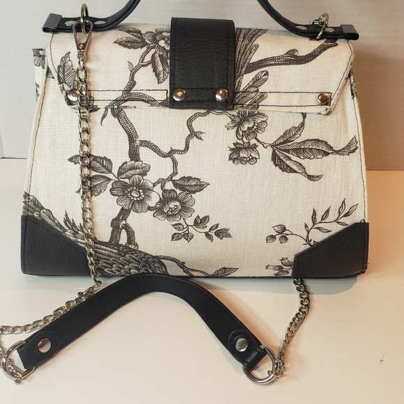 Floral Print Black and White Handbag - Picture 3 of 8